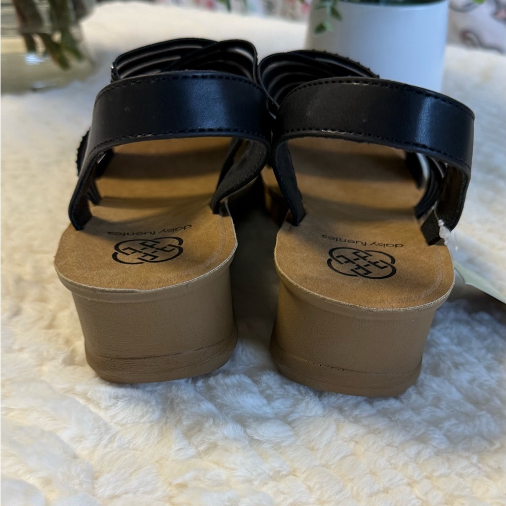 Daisy Fuentes Rhinestone Wedge Sandals – NWT (New with Tags) - Picture 4 of 7